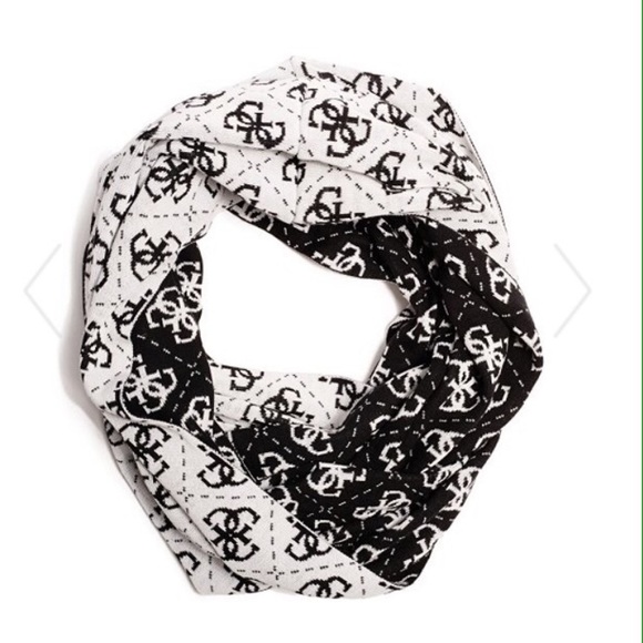 Guess QUATTRO G PRINT INFINITY SCARF - Picture 2 of 2